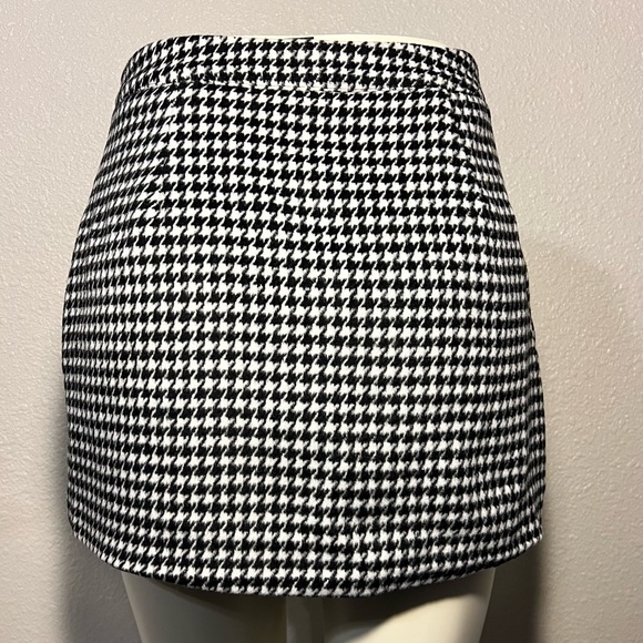 Forever 21 black and white checkered button up skirt women in a size small. - Picture 5 of 14